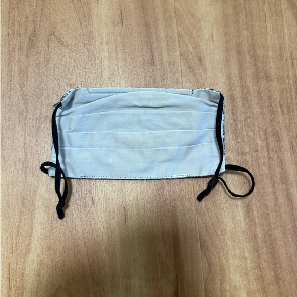 Fabletics Face Mask - Picture 2 of 2